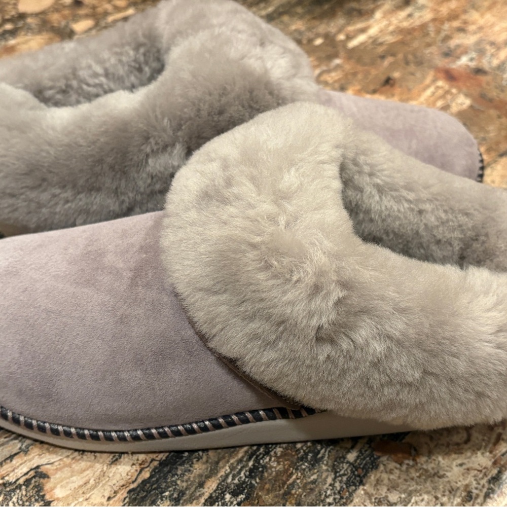 NEW Size 6 OLUKAI Full Grain Leather Fluffy Shearling Women's Slippers